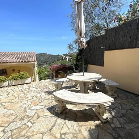 Encantadora Casa Individual Con Piscina En - Es-226-28