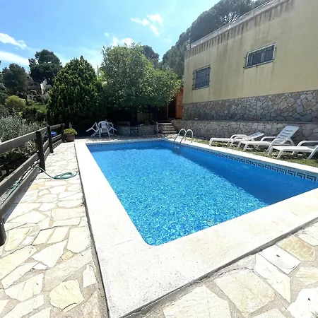 Encantadora Casa Individual Con Piscina En - Es-226-28 Villa *
